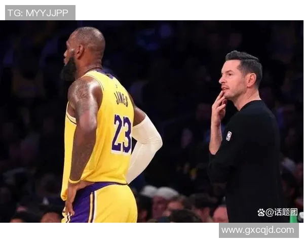 湖人102-122老鹰 球员评价:3人及格,7人低迷